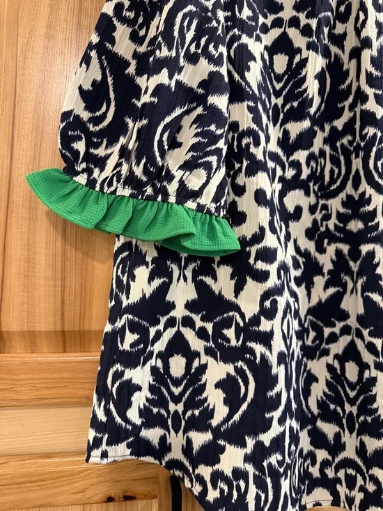 Voy Coastal Navy White Green Patterned Top with Ruffle Trim Short Sleeves Sz M - Picture 3 of 8